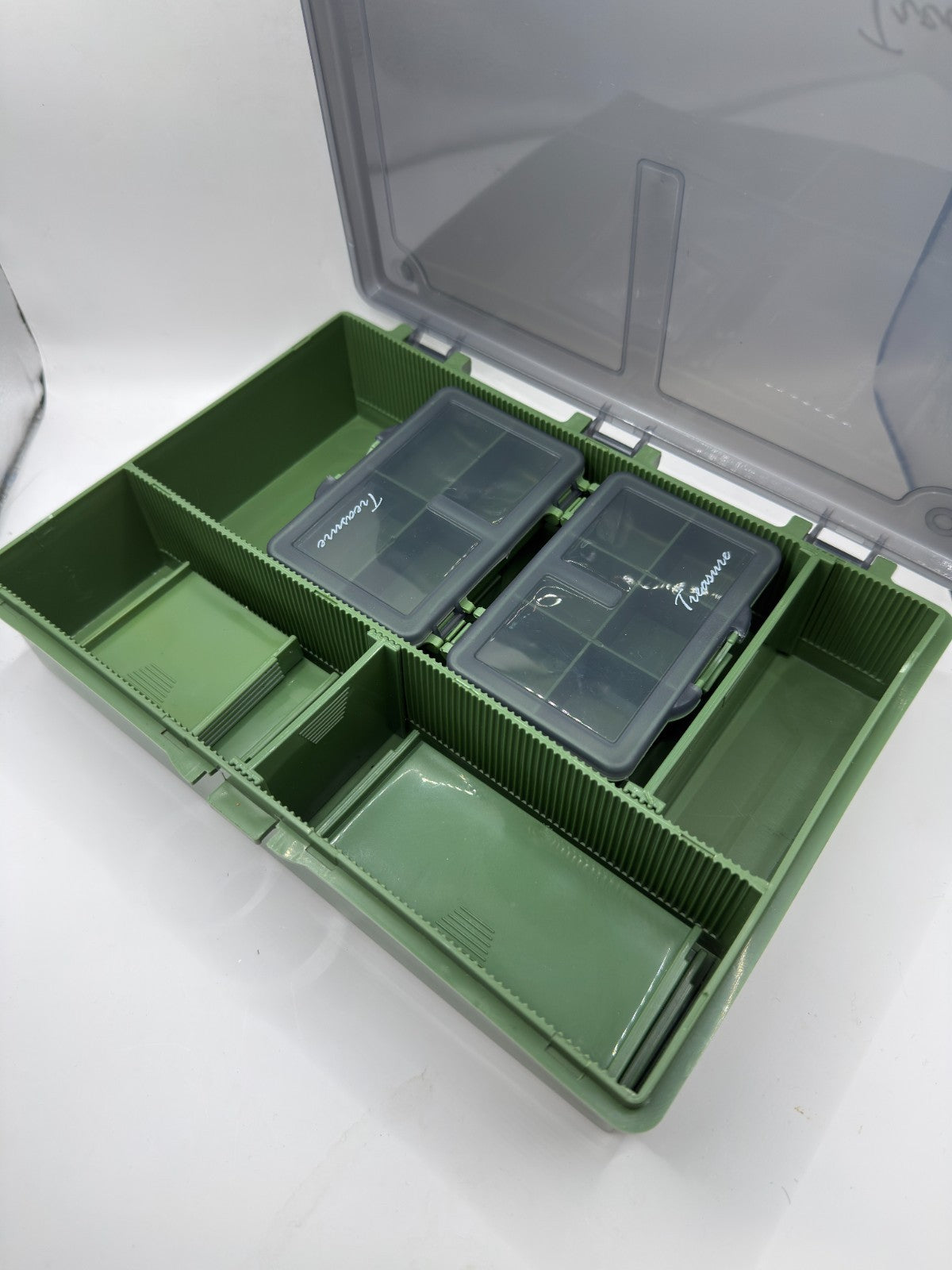 Lion Sports Treasure Medium Tackle Box1