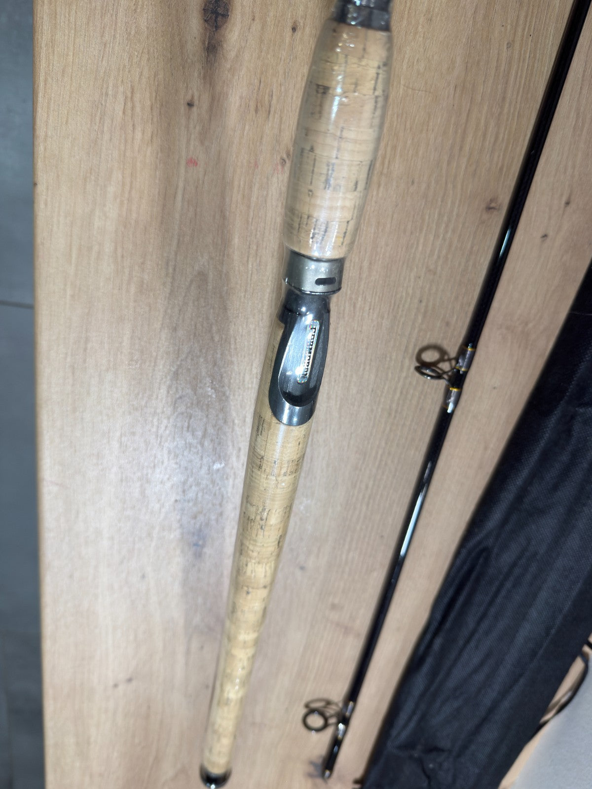 Cormoran Thunderstick Carbon Rute Spinning 270cm 2060g1